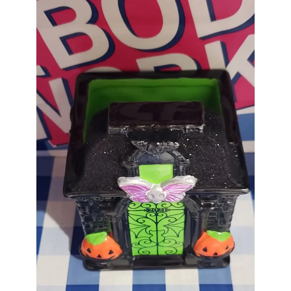 BBW Halloween Haunted House 2021 Foaming Soap Holder Bathroom Sink Decor